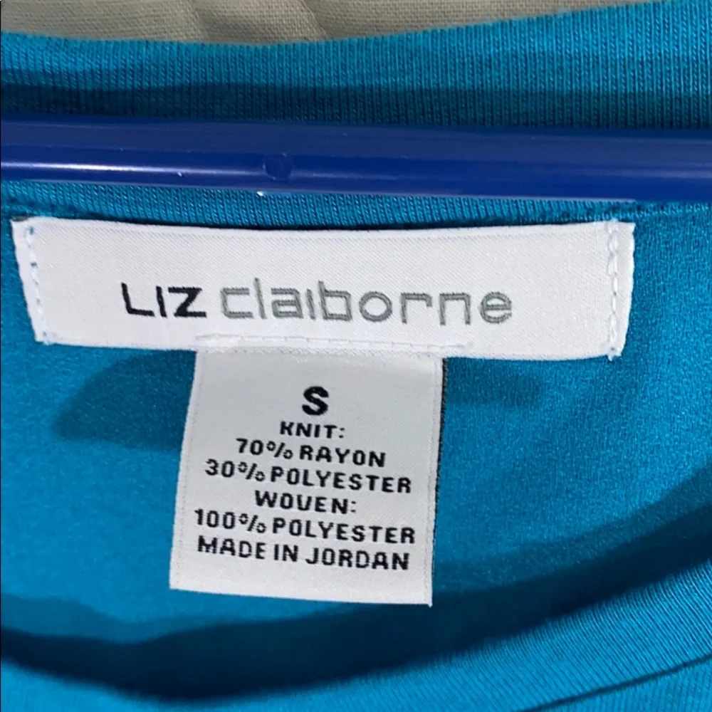 LIZ CLAIBORNE. NWT Women's top. Size S.